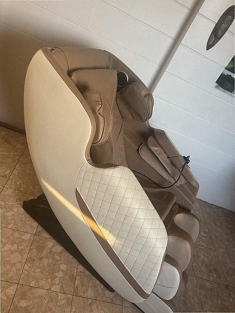 massage chair zero gravity w/ Bluetooth